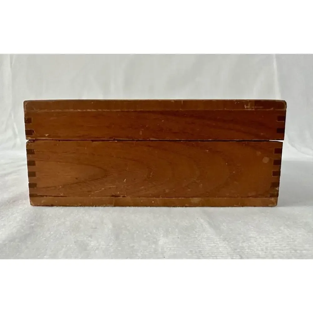 Art Nouveau Carved Tiger Maple Wood Trinket Box - Picture 6 of 7